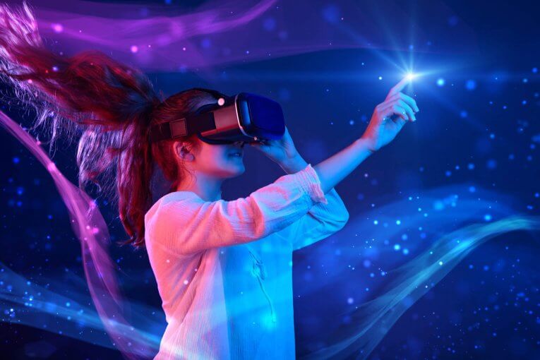 How to Use Metaverse in 2025? – 11 Use Cases — QIT