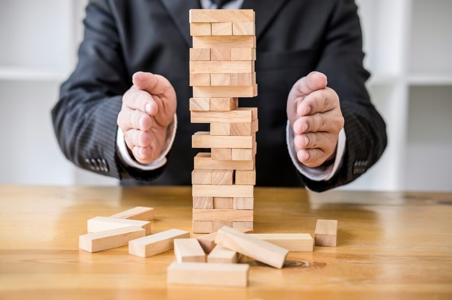 risks of outsourcing and how to deal with them